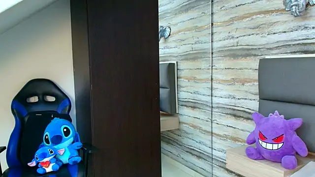 Lovers 21 online show from 12/21/25, 04:19