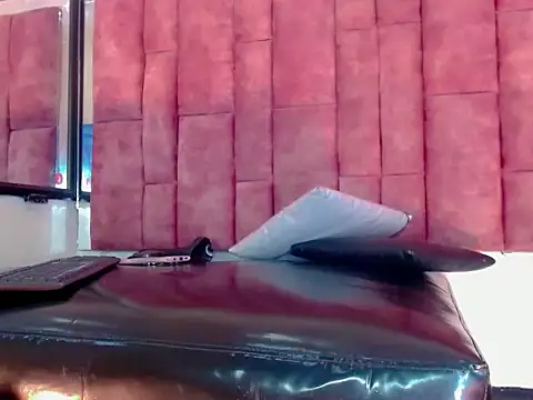 katherine x1 online show from 11/18/25, 05:01