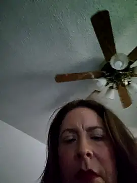 Snapshot of Queenbz1979 chatting on 10/04/25, 08:51 Queenbz1979 online show from 10/04/25, 08:51