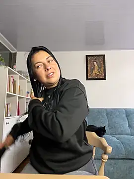 Snapshot of bianca_jhonsson chatting on 10/14/25, 01:45 bianca jhonsson online show from 10/14/25, 01:45