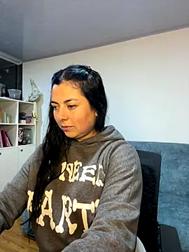 Snapshot of bianca_jhonsson chatting on 10/20/25, 02:56 bianca jhonsson online show from 10/20/25, 02:56