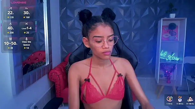 adisson petite1 online show from 11/28/25, 01:25