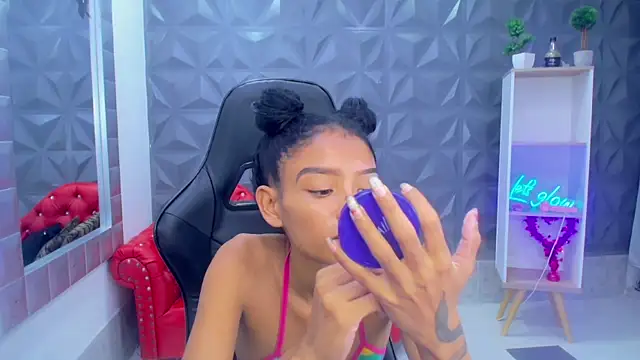 adisson petite1 online show from 01/10/26, 06:42