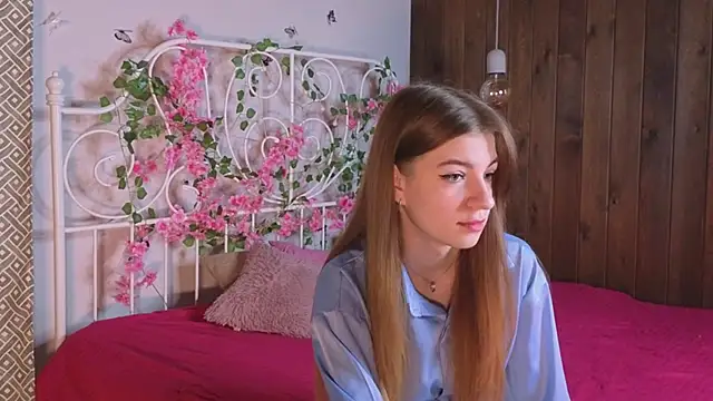 Snapshot of TawanaWalleck chatting on 10/07/25, 07:11 TawanaWalleck online show from 10/07/25, 07:11