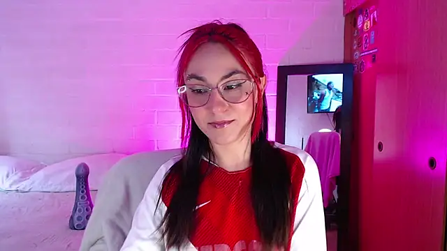 Amy66 online show from 12/16/25, 05:18