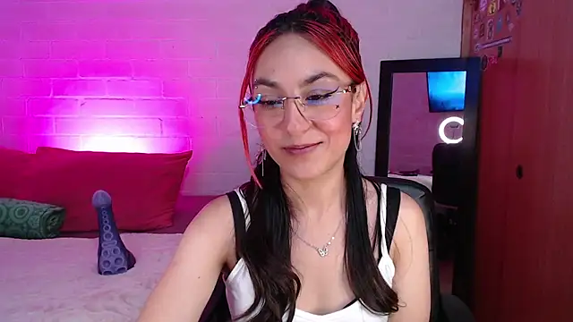 Snapshot of Amy66 chatting on 05/22/26, 04:30 Amy66 online show from 05/22/26, 04:30