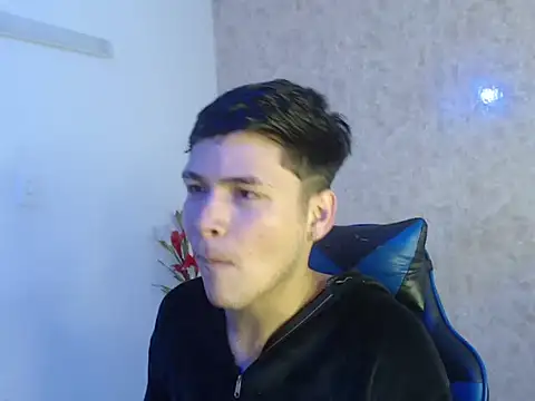 Aaron Foxxx online show from 10/22/25, 01:22