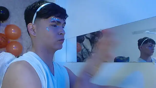 Aaron Foxxx online show from 10/31/25, 01:45