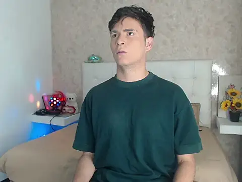 Aaron Foxxx online show from 12/16/25, 09:20