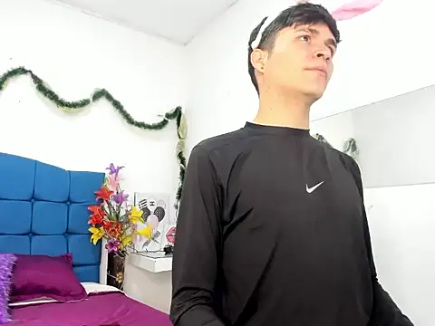 Aaron Foxxx online show from 12/21/25, 03:30