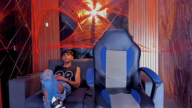 Stiben boy online show from 10/31/25, 03:40