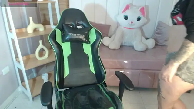 draviana a  online show from 11/14/25, 02:54