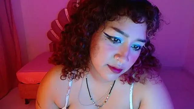 BlueeVelvet online show from 10/21/25, 11:27