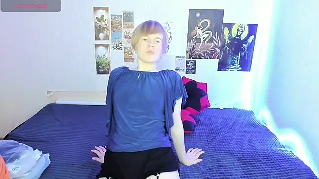 Cattie w  online show from 11/28/25, 01:19