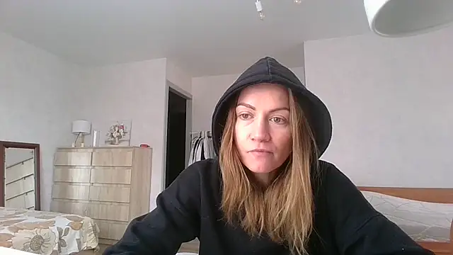 Thavione online show from 03/03/26, 12:00