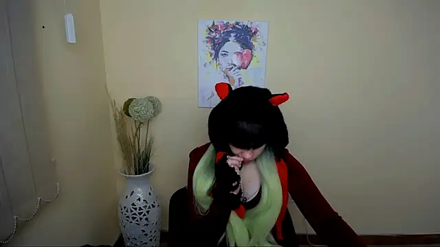 Snapshot of Dream_Caster_ chatting on 10/13/25, 06:46 Dream Caster online show from 10/13/25, 06:46