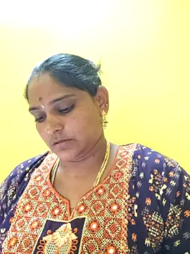 navyasree143 online show from 09/25/25, 04:11