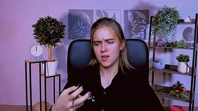 JuneWoods online show from 10/17/25, 12:19