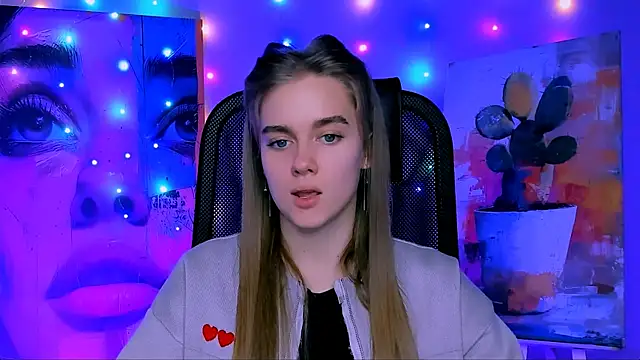 JuneWoods online show from 12/22/25, 06:21