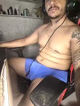 Snapshot of gtzmoreno chatting on 11/21/25, 09:57 gtzmoreno online show from 11/21/25, 09:57