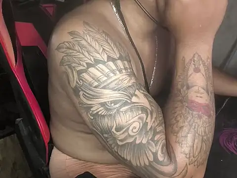 Snapshot of gtzmoreno chatting on 12/01/25, 06:02 gtzmoreno online show from 12/01/25, 06:02