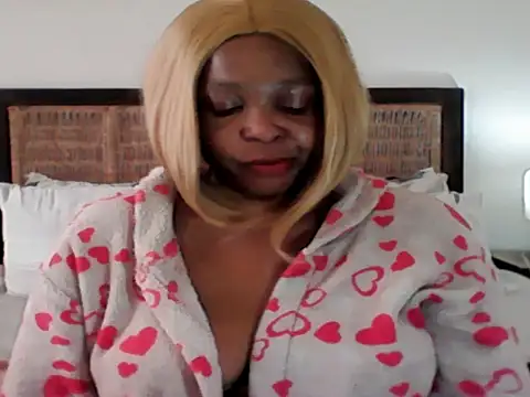 Snapshot of Blacksashaxx chatting on 05/13/26, 10:56 Blacksashaxx online show from 05/13/26, 10:56