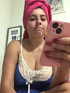 Snapshot of larj021bb chatting on 02/12/26, 11:00 larj021bb online show from 02/12/26, 11:00