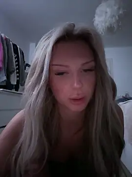 blondeeee online show from 12/16/25, 05:29