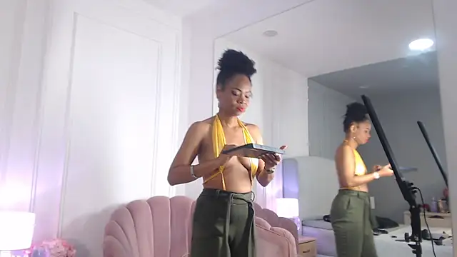 ChantalGarner online show from 05/08/26, 01:49