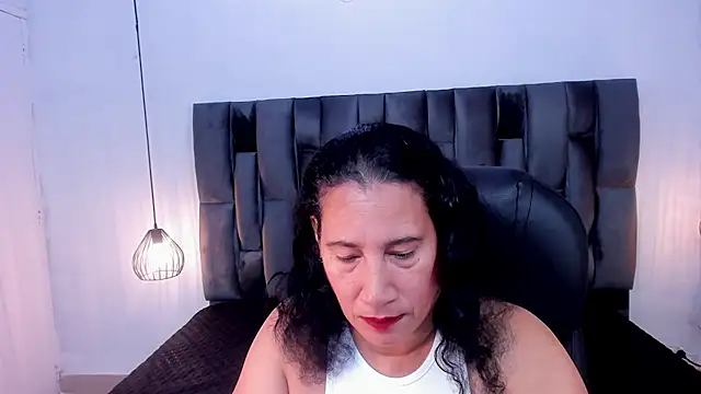 Snapshot of Susi_Lee chatting on 10/11/25, 12:47 Susi Lee online show from 10/11/25, 12:47