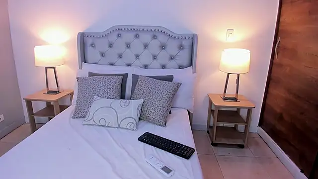 yen lo  online show from 11/01/25, 03:03