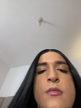 Dania Oconor online show from 10/28/25, 09:17