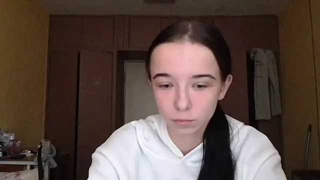 Snapshot of Emilia_Light chatting on 10/21/25, 07:09 Emilia Light online show from 10/21/25, 07:09