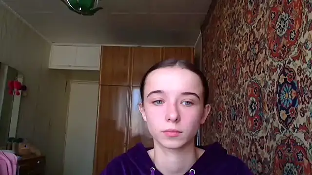 Snapshot of Emilia_Light chatting on 10/25/25, 08:22 Emilia Light online show from 10/25/25, 08:22