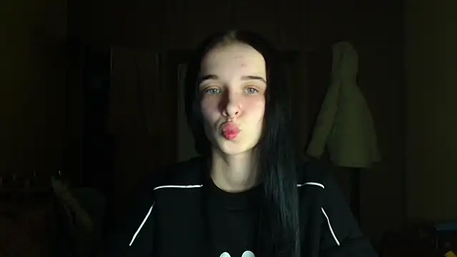 Snapshot of Emilia_Light chatting on 01/09/26, 02:53 Emilia Light online show from 01/09/26, 02:53