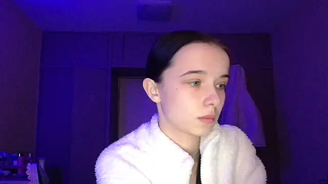 Snapshot of Emilia_Light chatting on 02/06/26, 06:40 Emilia Light online show from 02/06/26, 06:40