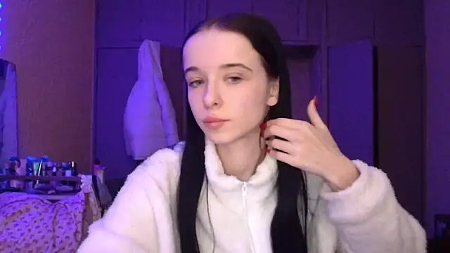 Snapshot of Emilia_Light chatting on 02/10/26, 06:39 Emilia Light online show from 02/10/26, 06:39