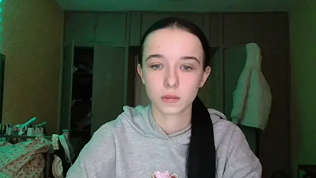 Snapshot of Emilia_Light chatting on 02/25/26, 06:34 Emilia Light online show from 02/25/26, 06:34