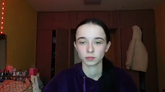 Snapshot of Emilia_Light chatting on 03/02/26, 08:21 Emilia Light online show from 03/02/26, 08:21