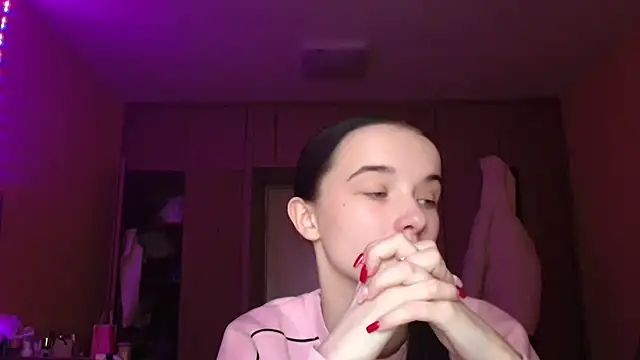 Snapshot of Emilia_Light chatting on 03/03/26, 07:36 Emilia Light online show from 03/03/26, 07:36