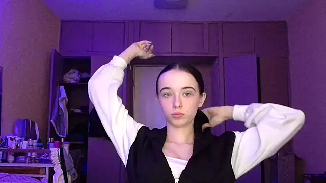 Emilia Light online show from 03/13/26, 07:26