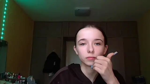 Emilia Light online show from 04/10/26, 10:09