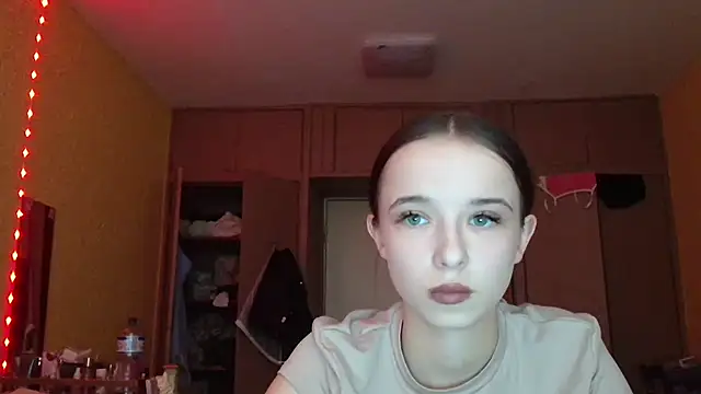 Emilia Light online show from 05/06/26, 08:30