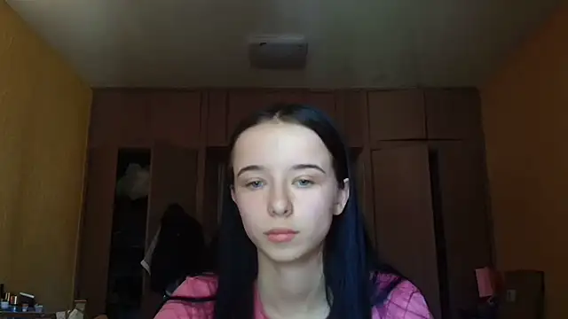 Emilia Light online show from 06/05/26, 07:36
