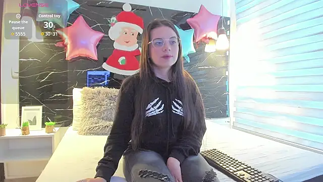 ZOE LE online show from 12/03/25, 11:41