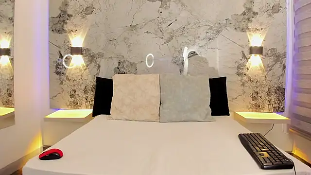 ZOE LE online show from 04/13/26, 09:04