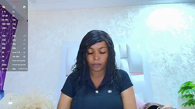 Layla lell online show from 04/11/26, 12:42