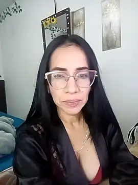 YaraDuartee online show from 12/17/25, 11:11