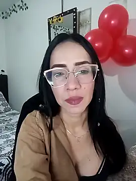Snapshot of YaraDuartee chatting on 02/20/26, 01:13 YaraDuartee online show from 02/20/26, 01:13