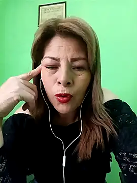 Snapshot of VANESSA__01 chatting on 10/14/25, 01:34 VANESSA  01 online show from 10/14/25, 01:34